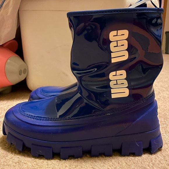 UGG Shoes - UGG Brellah mini waterproof boot NWT size 8